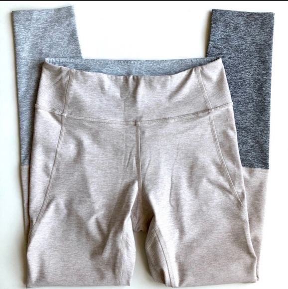 Outdoor Voices 7/8 dipped leggings - Picture 2 of 2
